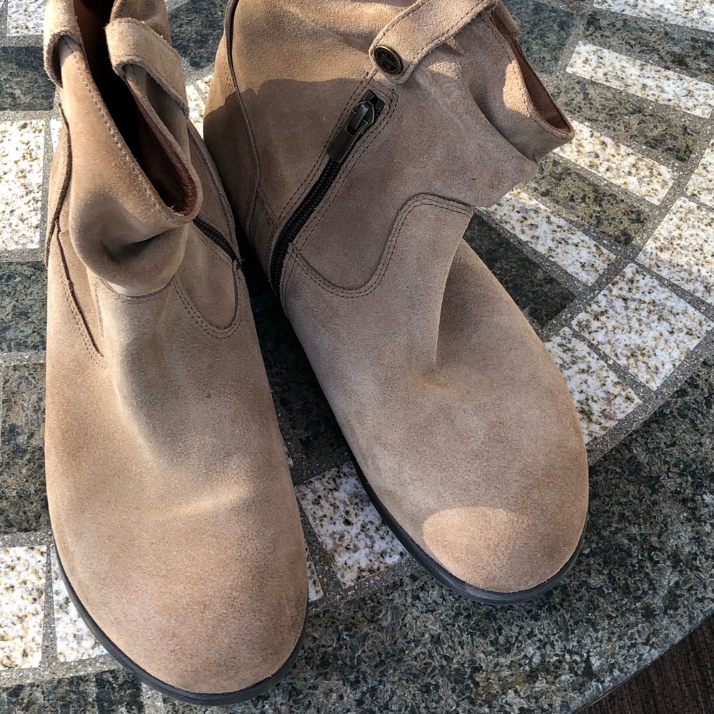Women's Tan Ankle Boots